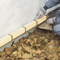 Kontrollera stenens nivå vid varje stenskickt