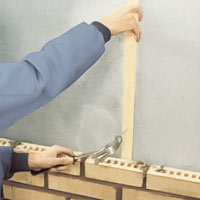 Spika vinkeljärn vid var tredje skift