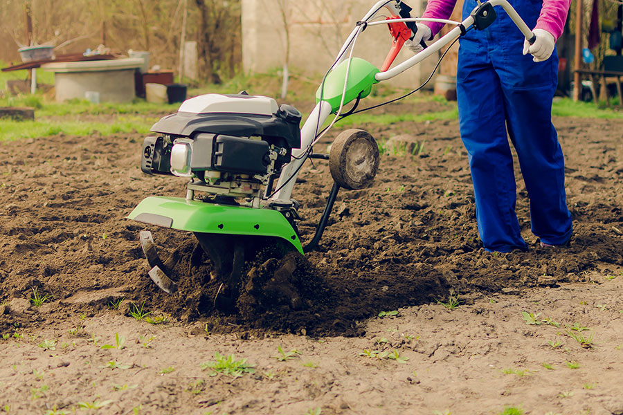 Jordfräs som fräser jord