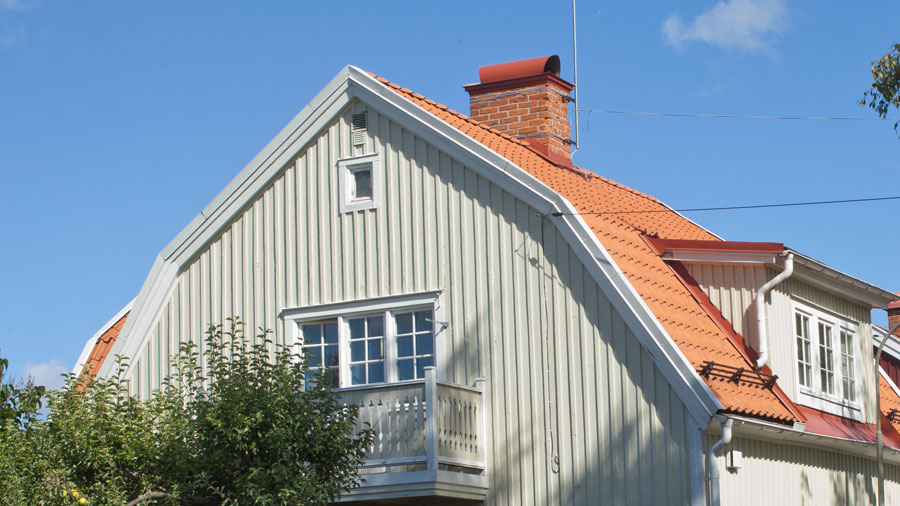 brutet tak, även kallat mansardtak